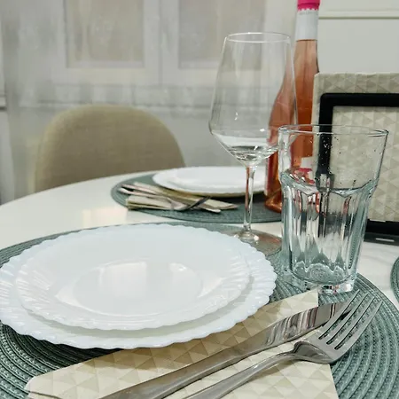 Apartment Delis